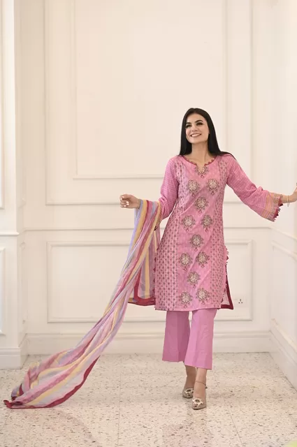 website 19 outfit no3JPG